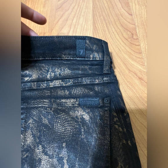 7 For All Mankind Snake Gold Design Black Ankle Pants Size 31 - Picture 10 of 10